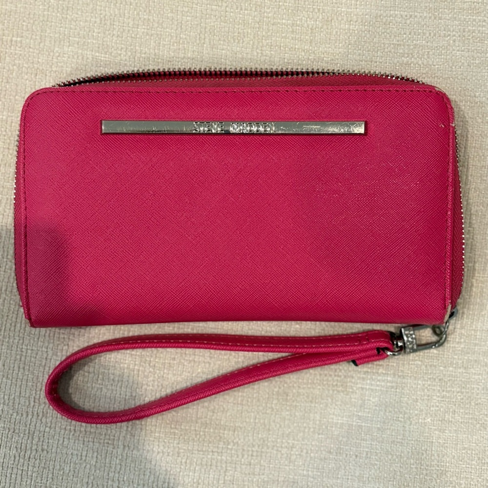 Steve Madden wallet bzippy Barbiecore pink all around zip